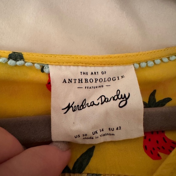 Anthropologie Kendra Dandy Yellow & Red Peppers Print Blouse Size 10 - Picture 4 of 4